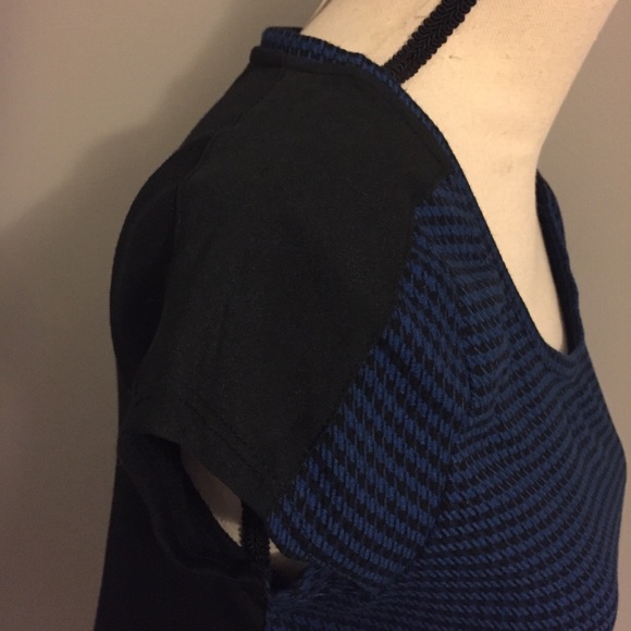 THE LIMITED Houndstooth Print Short Sleeve Top - Picture 4 of 6